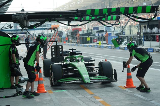 Formula 1 Etihad Airways Abu Dhabi Grand Prix 2025 06 12 2025, Yas Marina Circuit, Abu Dhabi, Formula 1 Etihad Airways Abu Dhabi Grand Prix 2025 , pictured Nico Hülkenberg DEU , Stake F1 Team Kick Sauber nordphotoxGmbHx xBratic nph00250