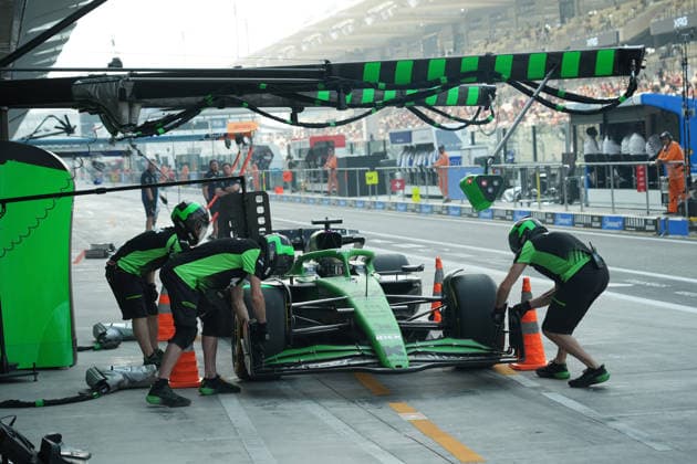 Formula 1 Etihad Airways Abu Dhabi Grand Prix 2025 06 12 2025, Yas Marina Circuit, Abu Dhabi, Formula 1 Etihad Airways Abu Dhabi Grand Prix 2025 , pictured Nico Hülkenberg DEU , Stake F1 Team Kick Sauber nordphotoxGmbHx xBratic nph00250