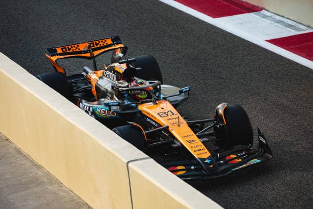 F1 - ABU DHABI GRAND PRIX 2025 81 PIASTRI Oscar (aus), McLaren F1 Team MCL39, action during the 2025 Formula 1 Abu Dhabi Grand Prix, 24th round of the 2025 FIA Formula One World Championship, WM, Weltmeisterschaft from December 05 to 07, 2025 on the Yas Marina Circuit, in Abu Dhabi, United Arab Emirates - Abu DhabiUnited Arab Emirates  Copyright: xDPPIx