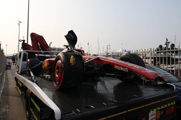06 12 2025, Yas Marina Circuit, Abu Dhabi, Formula 1 Etihad Airways Abu Dhabi Grand Prix 2025 , in the picture After the accident the car of Lewis Hamilton GBR , Scuderia Ferrari HP is brought back to the paddock Photo by Alessandro Martellotta Hasan Bratic DeFodi Images