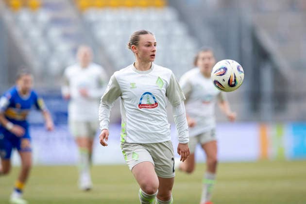 Google Pixel Womens Bundesliga FC Carl Zeiss Jena vs SV Werder Bremen Jena 06 12 2025 Chiara D Angelo 2 SV Werder Bremen Google Pixel Womens Bundesliga FC Carl Zeiss Jena vs SV Werder Bremen ad hoc arena im Ernst Abbe Sportfeld 06 12 2025 DFB REGULATIONS PROHIBIT ANY USE OF PHOTOGRAPHS AS IMAGE SEQUENCES AND OR QUASI VIDEO Copyright: xBEAUTIFULxSPORTS Duehringx