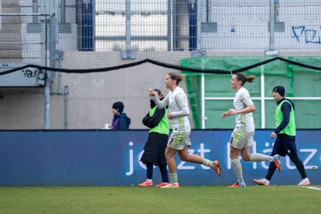 Google Pixel Womens Bundesliga FC Carl Zeiss Jena vs SV Werder Bremen Jena 06 12 2025 Cheers, Larissa Mühlhaus 7 SV Werder Bremen left Google Pixel Womens Bundesliga FC Carl Zeiss Jena vs SV Werder Bremen ad hoc arena at Ernst Abbe Sportfeld 06 12 2025 DFB REGULATIONS PROHIBIT ANY USE OF PHOTOGRAPHS AS IMAGE SEQUENCES AND OR QUASI VIDEO Copyright: xBEAUTIFULxSPORTS Duehringx