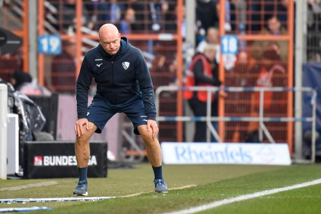Coach Uwe Roesler VfL Bochum disappointed during the 2 Bundesliga match between VfL Bochum and Arminia Bielefeld, Vonovia Ruhrstadion on December 06, 2025 in Bochum, Germany Photo by Max Maiwald DeFodi Images Trainer Uwe Roesler VfL Bochum looks dejected during the 2 Bundesliga match between VfL Bochum and Arminia Bielefeld at Vonovia Ruhrstadion on December 6, 2025 in Bochum, Germany Photo by Max Maiwald DeFodi Images DFB DFL REGULATIONS PROHIBIT ANY USE OF PHOTOGRAPHS AS IMAGE SEQUENCES AND OR QUASI VIDEO Photo by Max Maiwald DeFodi Images