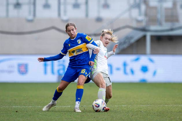 Google Pixel Womens Bundesliga FC Carl Zeiss Jena vs SV Werder Bremen Jena 06 12 2025 Michelle Weiß 15 SV Werder Bremen vs Lisa Gora 16 FC Carl Zeiss Jena Google Pixel Womens Bundesliga FC Carl Zeiss Jena vs SV Werder Bremen ad hoc arena im Ernst Abbe Sportfeld 06 12 2025 DFB REGULATIONS PROHIBIT ANY USE OF PHOTOGRAPHS AS IMAGE SEQUENCES AND OR QUASI VIDEO Copyright: xBEAUTIFULxSPORTS Duehringx