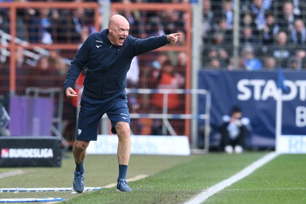 Soccer 2 Bundesliga 15 Matchday VfL Bochum DSC Arminia Bielefeld on 06 12 2025 at Vonovia Ruhrstadion in Bochum Uwe Rösler Coach Head Coach Bochum DFL regulations prohibit any use of photographs as image sequences and or quasi video xRx