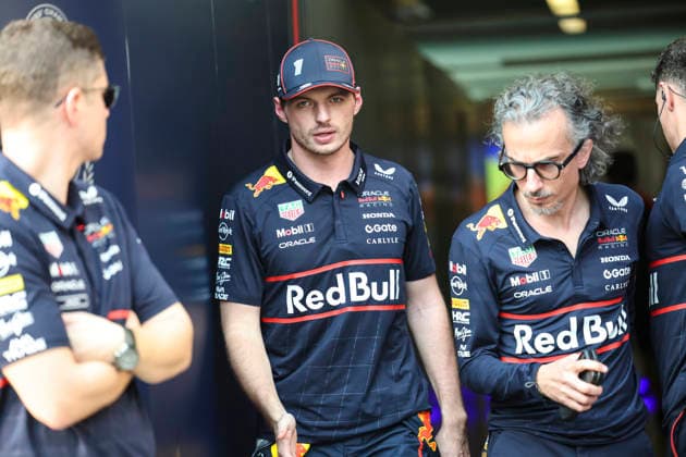 Formula1; Round24; Abu Dhabi Grand Prix; United Arab Emirates Max Verstappen (NED), Laurent Mekies - Oracle Red Bull Racing during Formula1 Etihad Abu Dhabi Grand Prix on december 6., 2025 in Yas Marina Circuit, United Arab Emirates Zsombor Toth Abu dhabi Yas Marina Circuit United Arab Emirates