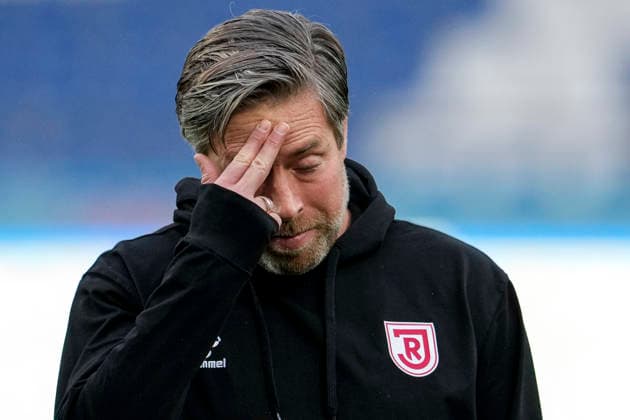 Michael Wimmer coach, head coach, Regensburg , single image, single photo, action, action, looking disappointed, disappointment, frustration, disappointed, pessimistic, 06 12 2025, Sinsheim Germany , Football, 3 Liga, TSG 1899 Hoffenheim II SSV Jahn Regensburg, DFB DFL REGULATIONS PROHIBIT ANY USE OF PHOTOGRAPHS AS IMAGE SEQUENCES AND OR QUASI VIDEO xozx
