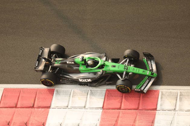 Nico Huelkenberg Stake F1 Team Kick Sauber, 27 , Free Practice 3, Free Practice 3, FP3, ARE, Formula 1 World Championship, Abu Dhabi Grand Prix, Yas Marina Circuit, Saturday, 06 12 2025 ARE, Formula 1 World Championship, Abu Dhabi Grand Prix, United Arab Emirates, Yas Marina Circuit, 06 12 2025 Abu Dhabi Copyright: xEibner-Pressefoto AnnikaxGrafx EP_AGF