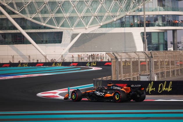 F1 - ABU DHABI GRAND PRIX 2025 81 PIASTRI Oscar (aus), McLaren F1 Team MCL39, action during the 2025 Formula 1 Abu Dhabi Grand Prix, 24th round of the 2025 FIA Formula One World Championship, WM, Weltmeisterschaft from December 05 to 07, 2025 on the Yas Marina Circuit, in Abu Dhabi, United Arab Emirates - Abu DhabiUnited Arab Emirates  Copyright: xANTONINxVINCENTx