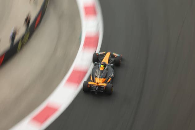 Lando Norris McLaren Formula 1 Team, 04 , Free Practice 3, Free Practice 3, FP3, ARE, Formula 1 World Championship, Abu Dhabi Grand Prix, Yas Marina Circuit, Saturday, 06 12 2025 ARE, Formula 1 World Championship, Abu Dhabi Grand Prix, United Arab Emirates, Yas Marina Circuit, 06 12 2025 Abu Dhabi Copyright: xEibner-Pressefoto AnnikaxGrafx EP_AGF