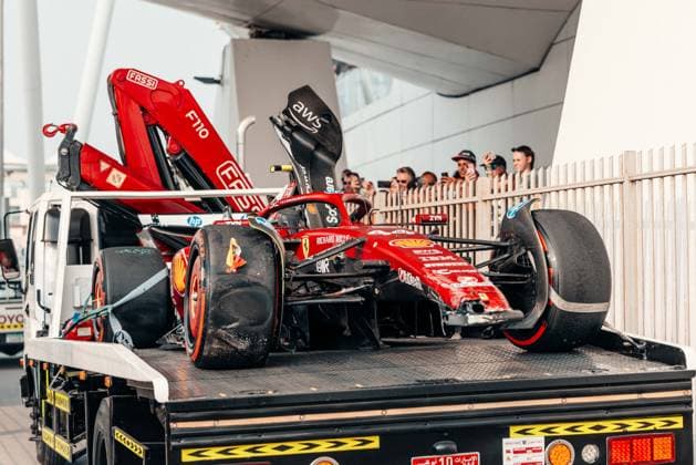 Formula 1 Abu Dhabi Grand Prix 2025 Lewis Hamilton (Scuderia Ferrari HP, 44) crash during FP3 on Saturday at the Abu Dhabi GP 2025 06 12 2025