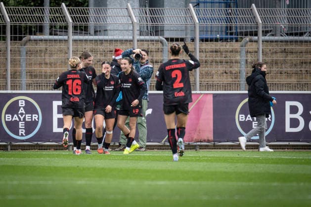 Womens Soccer Bundesliga Bayer 04 Leverkusen RB Leipzig, 06 12 2025 Goal celebration Estrella Marino Gonzales Bayer 04 Leverkusen, 10 scores to 2 0 Bayer 04 Leverkusen RB Leipzig on matchday 12 of the Google Pixel Womens Bundesliga on 06 12 2025 at Ulrich Haberland Stadium in Leverkusen North Rhine-Westphalia DFL REGULATIONS PROHIBIT ANY USE OF PHOTOGRAPHS AS IMAGE SEQUENCES AND OR QUASI VIDEO Copyright: xBEAUTIFULxSPORTS AxelxKohringx