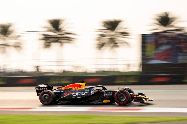 Max Verstappen Oracle Red Bull Racing, Netherlands, 01 in RB21, UAE, Formula 1 World Championship, Abu Dhabi Grand Prix, Yas Marina Circuit, 3 Free Practice, 06 12 2025 UAE, Formula 1 World Championship, Abu Dhabi Grand Prix, Yas Marina Circuit, 06 12 2025 Yas Marina Island Copyright: xEibner-Pressefoto Memmlerx EP_MMR