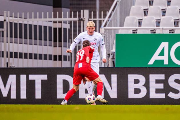 v l Florian Riedel TSV Havelse 1912, 39 , Alessio Besio SC Verl, 23 GER, TSV Havelse 1912 vs SC Verl, Football, 3 Liga, Matchday 17, Season 2025 2026, 06 12 2025 DFL Regulations prohibit any use of photographers as image sequences and or quasi video GER, TSV Havelse 1912 vs SC Verl, Football, 3 Liga, Matchday 17, Season 2025 2026, 06 12 2025 Hannover Copyright: xEibner-Pressefoto JanxRollingerx EP_JSK