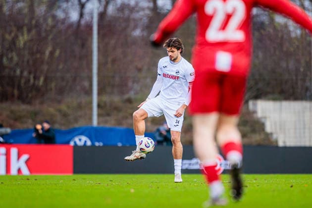 Fynn Otto SC Verl, 34 GER, TSV Havelse 1912 vs SC Verl, Football, 3 Liga, 17 Matchday, Season 2025 2026, 06 12 2025 DFL Regulations prohibit any use of photographers as image sequences and or quasi video GER, TSV Havelse 1912 vs SC Verl, Football, 3 Liga, 17 Matchday, Season 2025 2026, 06 12 2025 Hannover Copyright: xEibner-Pressefoto JanxRollingerx EP_JSK