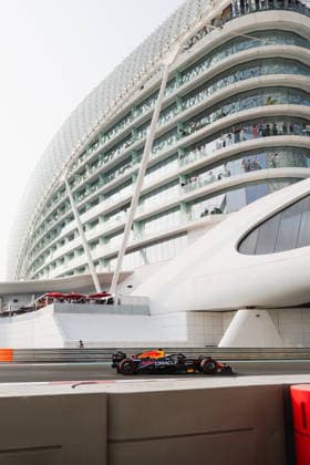 December 6, 2025, Abu Dhabi, Abu Dhabi, United Arab Emirates: 1 MAX VERSTAPPEN (NLD, Red Bull Racing F1 Team) during Free Practice FP3 on Saturday at the Formula 1 Etihad Airways Abu Dhabi Prix 2025 at the Yas Marina Circuit in Abu Dhabi, United Arab Emirates Abu Dhabi United Arab Emirates - ZUMAr193 20251206_zsp_r193_094 Copyright: xSaraxRuffonix
