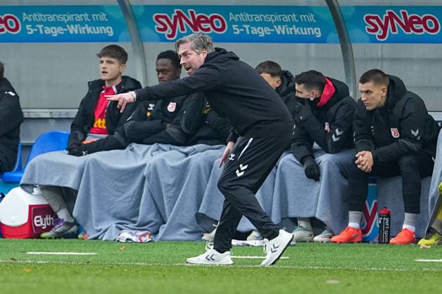 Soccer 3 Liga, Matchday 17, TSG Hoffenheim II Jahn Regensburg on 06 12 2025 in Sinsheim Dietmar Hopp Stadion , Germany, Season 2025 2026 DFB DFL REGULATIONS PROHIBIT ANY USE OF PHOTOGRAPHS as IMAGE SEQUENCES and or QUASI VIDEO Coach Michael Wimmer Head Coach SSV on the Sidelines Sinsheim Dietmar Hopp Stadion Germany Copyright: xChristophxKinzingerx