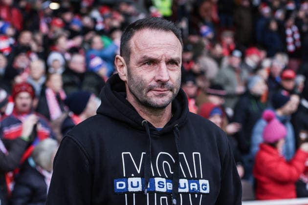 Sport, Football, 3 Liga Season 2025 2026 17 Matchday FC Energie Cottbus MSV Duisburg 06 12 2025, LEAG Energie Stadion Dietmar Hirsch Head Coach, MSV Duisburg Cottbus LEAG Energie Stadion Brandenburg Germany