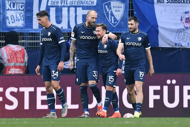 Soccer 2 Bundesliga 15 Matchday VfL Bochum DSC Arminia Bielefeld on 06 12 2025 at Vonovia Ruhrstadion in Bochum Goal celebration to 1 0 by Philipp Hofmann Bochum DFL regulations prohibit any use of photographs as image sequences and or quasi video xRx