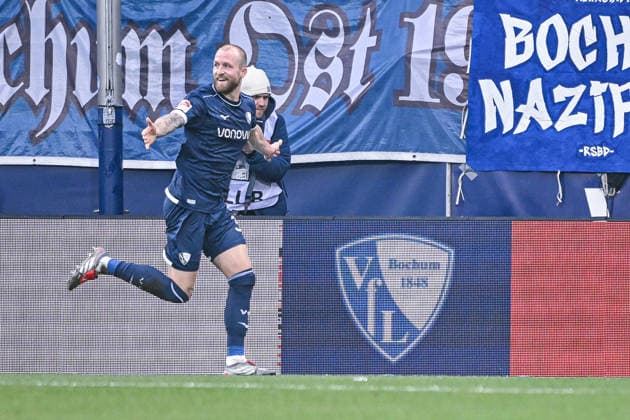 06 12 2025, Soccer, 2 Bundesliga, 15 Matchday Season 2025 2026, VfL Bochum DSC Arminia Bielefeld, Philipp Hofmann VfL Bochum 1848 is happy about the goal for 1 0, xRHR PHOTO TKx Copyright: RHR-FOTOx RHR-FOTO TK