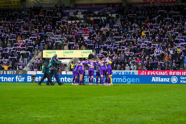 Germany Soccer 3 Bundesliga Season 2025 26, Matchday 17 VfL Osnabrück vs SV Wehen Wiesbaden, 06 12 2025, Stadion Bremer Brücke, Osnabrück Copyright: xLeonxFrickx