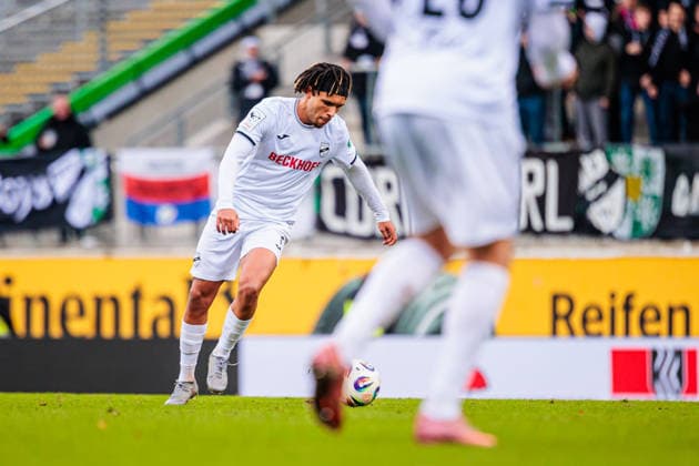 Joshua Eze SC Verl, 06 GER, TSV Havelse 1912 vs SC Verl, Football, 3 Liga, 17 Matchday, Season 2025 2026, 06 12 2025 DFL Regulations prohibit any use of photographers as image sequences and or quasi video GER, TSV Havelse 1912 vs SC Verl, Football, 3 Liga, 17 Matchday, Season 2025 2026, 06 12 2025 Hannover Copyright: xEibner-Pressefoto JanxRollingerx EP_JSK
