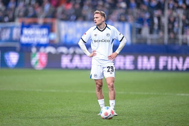 06 12 2025, Soccer, 2 Bundesliga, 15 Matchday Season 2025 2026, VfL Bochum DSC Arminia Bielefeld, Tim Handwerker DSC Arminia Bielefeld xRHR PHOTO TKx Copyright: RHR-FOTOx RHR-FOTO TK