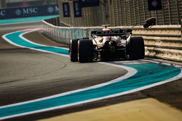 F1 - ABU DHABI GRAND PRIX 2025 01 VERSTAPPEN Max (nld), Red Bull Racing RB21, action during the 2025 Formula 1 Abu Dhabi Grand Prix, 24th round of the 2025 FIA Formula One World Championship, WM, Weltmeisterschaft from December 05 to 07, 2025 on the Yas Marina Circuit, in Abu Dhabi, United Arab Emirates - Abu DhabiUnited Arab Emirates  Copyright: xFLORENTxGOODENx
