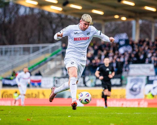 Alessio Besio SC Verl, 23 GER, TSV Havelse 1912 vs SC Verl, Football, 3 Liga, 17 Matchday, Season 2025 2026, 06 12 2025 DFL Regulations prohibit any use of photographers as image sequences and or quasi video GER, TSV Havelse 1912 vs SC Verl, Football, 3 Liga, 17 Matchday, Season 2025 2026, 06 12 2025 Hannover Copyright: xEibner-Pressefoto JanxRollingerx EP_JSK