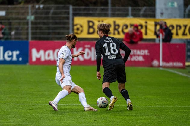 3 Soccer Bundesliga Viktoria Köln SSV Ulm 1846 Soccer, 17 Matchday, on 06 12 2025 Dennis Chessa SSV Ulm 1846, 11 , Tim Kloss Viktoria Köln, 18 , 3 Soccer Bundesliga Viktoria Köln SSV Ulm 1846 Soccer, 17 Matchday, on 06 12 2025, Sportpark Höhenberg DFB REGULATIONS PROHIBIT ANY USE OF PHOTOGRAPHS AS IMAGE SEQUENCES AND OR QUASI VIDEO Copyright: xBEAUTIFULxSPORTS Erlhofx