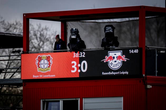 Womens Soccer Bundesliga Bayer 04 Leverkusen RB Leipzig, 06 12 2025 The score on the scoreboard 3 0 at half time Bayer 04 Leverkusen RB Leipzig on matchday 12 of the Google Pixel Womens Bundesliga on 06 12 2025 at Ulrich Haberland Stadion in Leverkusen Nordrhein Westfalen DFL REGULATIONS PROHIBIT ANY USE OF PHOTOGRAPHS AS IMAGE SEQUENCES AND OR QUASI VIDEO Copyright: xBEAUTIFULxSPORTS AxelxKohringx