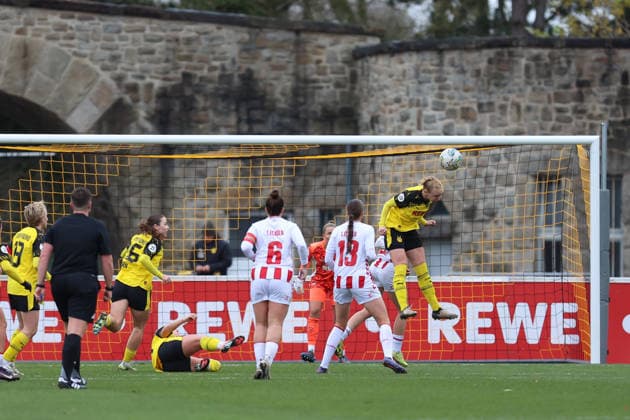 06 12 2025, Football, Women, RL West, Season 2025 2026, Borussia Dortmund vs 1 FC Koeln U21 at Stadion Rote Erde in Dortmund Germany penalty area scene Dortmund Stadion Rote Erde North Rhine-Westphalia Germany FZ