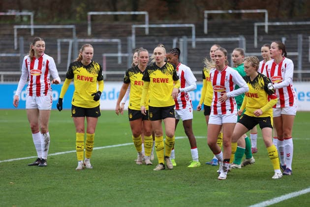 06 12 2025, Football, Women, RL West, Season 2025 2026, Borussia Dortmund vs 1 FC Koeln U21 at Stadion Rote Erde in Dortmund Germany penalty area scene Dortmund Stadion Rote Erde North Rhine-Westphalia Germany FZ
