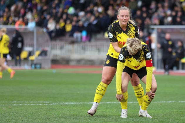 06 12 2025, Football, Women, RL West, Season 2025 2026, Borussia Dortmund vs 1 FC Koeln U21 at Stadion Rote Erde in Dortmund Germany Celina Baum Borussia Dortmund, 18 , Paula Reimann Borussia Dortmund, 13 Dortmund Stadion Rote Erde North Rhine-Westphalia Germany FZ
