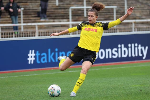 06 12 2025, Football, Women, RL West, Season 2025 2026, Borussia Dortmund vs 1 FC Koeln U21 at Stadion Rote Erde in Dortmund Germany Jasmin Jabbes Borussia Dortmund, 5 Dortmund Stadion Rote Erde North Rhine-Westphalia Germany FZ
