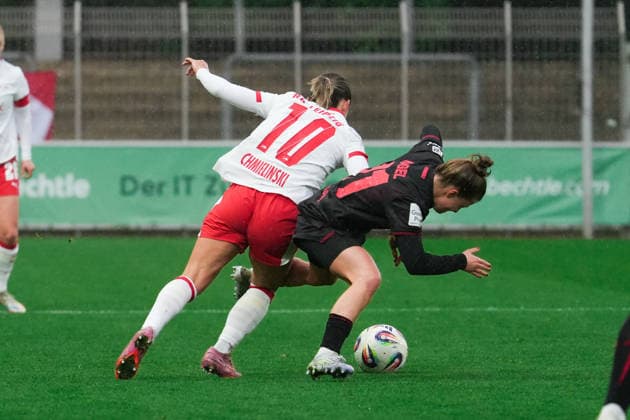 Germany Google Pixel Womens Bundesliga 2025 26, 12 Matchday Bayer 04 Leverkusen vs RB Leipzig 06 12 2025 Ulrich Haberland Stadion Leverkusen, North Rhine-Westphalia Gina Chmielinski RB Leipzig, 10 Kristin Kögel Bayer 04 Leverkusen, 11 Copyright: xCelinaxLeiersx