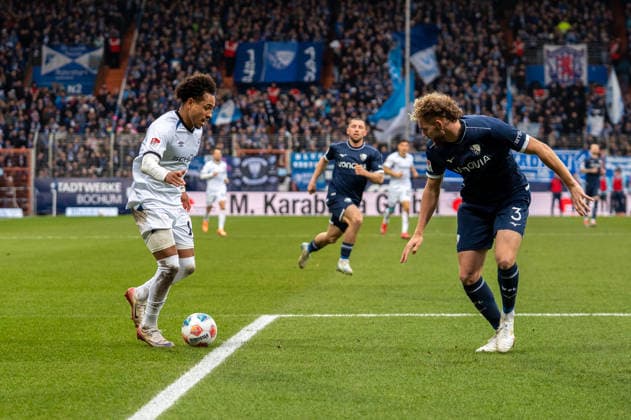 Germany, Soccer, 2 Bundesliga, Matchday 15 2025 2026 VfL Bochum Arminia Bielefeld on 06 12 in Bochum Vonovia Ruhrstadion Monju Momuluh Arminia Bielefeld 14 Philipp Strompf VfL Bochum 3 Copyright: xSvenxHeidmannx