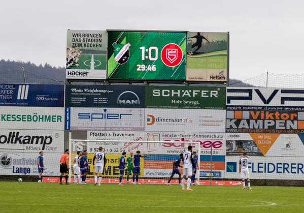 Scene from the match SV Rödinghausen Sportfreunde Siegen 28 11 2025 Soccer, Regionalliga West, Matchday 18, GER, Wiehenstadion, Rödinghausen Copyright: MarcoxBader