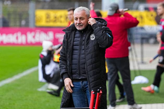 06 12 2025, xydrx, Football, 3 Liga, FC Viktoria Köln SSV Ulm 1846, Saison 2025 2026, Sportpark Höhenberg Pavel Dotchev Head Coach SSV Ulm DFB regulations prohibit any use of photographs as image sequences and or quasi video Photo xYannisxDreimannxPressefotoKochx Nordrhein Westfahlen Germany