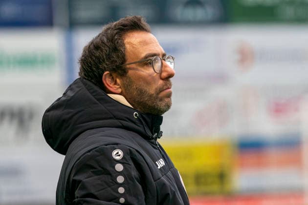 Boris Schommers Sportfreunde Siegen, Coach SV Rödinghausen Sportfreunde Siegen 28 11 2025 Soccer, Regionalliga West, Matchday 18, GER, Wiehenstadion, Rödinghausen Copyright: MarcoxBader