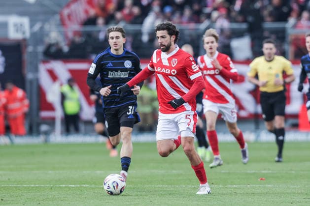Sport, Football, 3 Liga Season 2025 2026 17 Matchday FC Energie Cottbus MSV Duisburg 06 12 2025, LEAG Energie Stadion Dominik Pelivan FC Energie Cottbus, 5 Cottbus LEAG Energie Stadion Brandenburg Germany