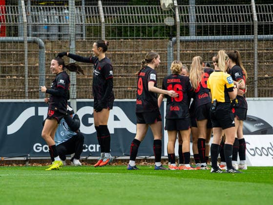 Loreen Bender Bayer 04 Leverkusen, 19 cheers Bayer 04 Leverkusen vs RB Leipzig, Football, Women 1 Bundesliga, Google Pixel Women Bundesliga, Matchday 12, Season 2025 2026, 06 12 2025 DFB REGULATIONS PROHIBIT ANY USE OF PHOTOGRAPHS AS IMAGE SEQUENCES AND OR QUASI VIDEO, Bayer 04 Leverkusen vs RB Leipzig, Football, Women Bundesliga, Google Pixel Women Bundesliga, Matchday 12, Season 2025 2026, 06 12 2025 Leverkusen Copyright: xEibner-Pressefoto DamianxKruczynx EP_DKI