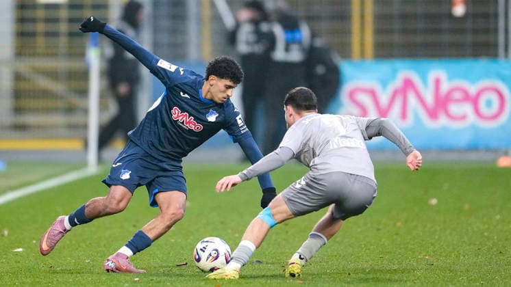 v li Ayoube Amaimouni Echghouyab TSG II, 7 , Oscar Schönfelder Regensburg, 7 , duel, duel scene, duel, tackle, tackling, dynamics, action, action, 06 12 2025, Sinsheim Germany , Football, 3 Liga, TSG 1899 Hoffenheim II SSV Jahn Regensburg, DFB DFL REGULATIONS PROHIBIT ANY USE OF PHOTOGRAPHS AS IMAGE SEQUENCES AND OR QUASI VIDEO xozx