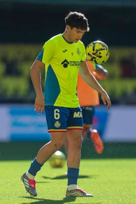 December 6, 2025, Villarreal, Castellon, SPAIN: Mario Martin of Getafe CF warms up during the Spanish league, LaLiga EA Sports, football match played between Villarreal CF and Getafe CF at La Ceramica stadium on December 6, 2025, in Villarreal, Spain. Villarreal SPAIN - ZUMAa181 20251206_zaa_a181_087 Copyright: xIvanxTerronx