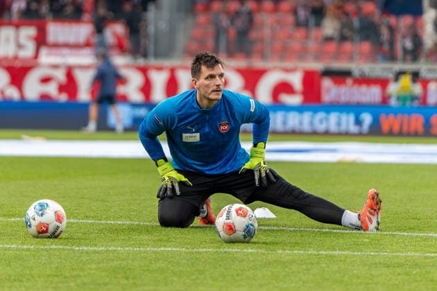 Kevin Mueller (FC Heidenheim, 01) Warm-Up, GER, 1. FC Heidenheim 1846 vs. SC Freiburg, Fussball, 1. Bundesliga, 13. Spieltag, Spielzeit 2025 2026, 06.12.2025, DFL REGULATIONS PROHIBIT ANY USE OF PHOTOGRAPHS AS IMAGE SEQUENCES AND OR QUASI-VIDEO, GER, 1. FC Heidenheim 1846 vs. SC Freiburg, Fussball, 1. Bundesliga, 13. Spieltag, Spielzeit 2025 2026, 06.12.2025, Heidenheim *** Kevin Mueller FC Heidenheim, 01 Warm Up, GER, 1 FC Heidenheim 1846 vs SC Freiburg, Football, 1 Bundesliga, Matchday 13, Season 2025 2026, 06 12 2025, DFL REGULATES PROHIBIT ANY USE OF PHOTOGRAPHS AS IMAGE SEQUENCES AND OR QUASI VIDEO, GER, 1 FC Heidenheim 1846 vs SC Freiburg, Football, 1 Bundesliga, Matchday 13, Season 2025 2026, 06 12 2025, Heidenheim Copyright: xEibner-Pressefoto EdwardxCheungx EP_ECG
