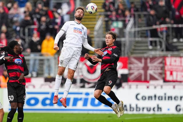 06 12 2025, xydrx, Football, 3 Liga, FC Viktoria Köln SSV Ulm 1846, Saison 2025 2026, Sportpark Höhenberg Lucas Roeser SSV Ulm 1846 9 in duel against Tim Kloss FC Viktoria Köln 18 DFB regulations prohibit any use of photographs as image sequences and or quasi video Photo xYannisxDreimannxPressefotoKochx Nordrhein Westfahlen Germany