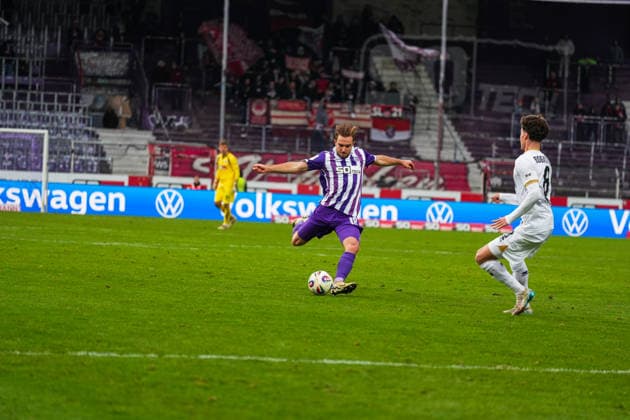 Germany Soccer 3 Bundesliga Season 2025 26, 17 Matchday VfL Osnabrück vs SV Wehen Wiesbaden, 06 12 2025, Stadion Bremer Brücke, Osnabrück Lars Kehl VfL Osnabrück, 18 Copyright: xLeonxFrickx