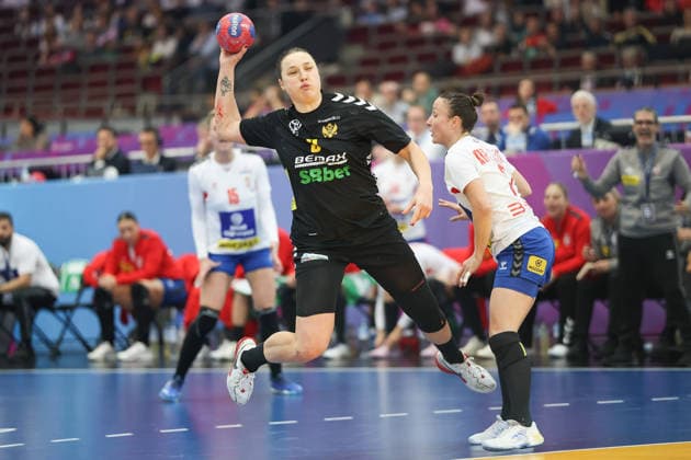 Montenegro Serbia, IHF Womens Handball World Championship Durdina Jaukovic Montenegro, 9 3 Main round match of the Womens Handball World Championship between Montenegro and Serbia on December 6, 2025 at the Westfalenhalle in Dortmund , Dortmund Nordrhein Westfalen Germany Westfalenhalle