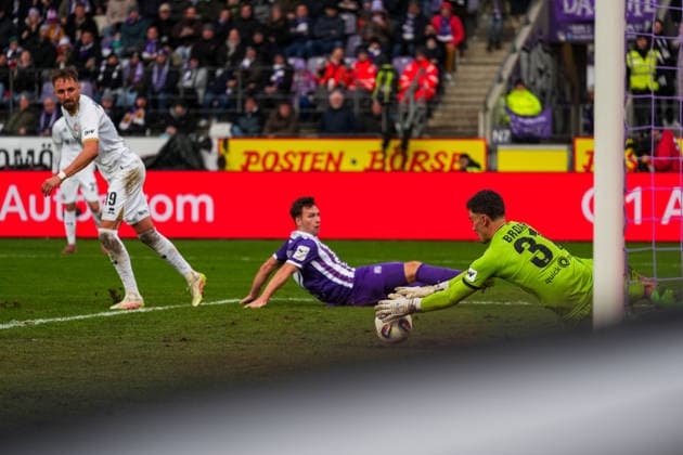 Germany Soccer 3 Bundesliga Season 2025 26, Matchday 17 VfL Osnabrück vs SV Wehen Wiesbaden, 06 12 2025, Stadion Bremer Brücke, Osnabrück Noah Brdar SV Wehen Wiesbaden, 31 Copyright: xLeonxFrickx