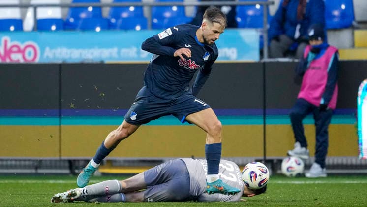 v li Luka Djuric Duric, TSG II, 10 , Sebastian Stolze Regensburg, 22 , duel, duel, tackle, tackling, dynamics, action, action, 06 12 2025, Sinsheim Germany , Football, 3 Liga, TSG 1899 Hoffenheim II SSV Jahn Regensburg, DFB DFL REGULATIONS PROHIBIT ANY USE OF PHOTOGRAPHS AS IMAGE SEQUENCES AND OR QUASI VIDEO xozx